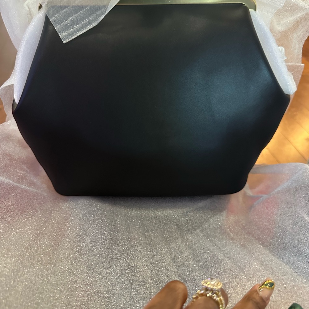 Coach Large Kisslock Bag - Picture 4 of 7